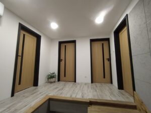 Read more about the article Jakie drzwi wewnętrzne wybrać do domu?